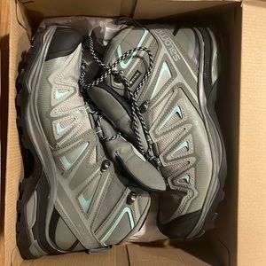 Gray/blue/green Salomon hiking boots new in box!